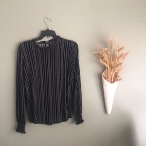 Black/White Stripe Adrianna Papell Long Sleeve Top With Gathered Wrists. S